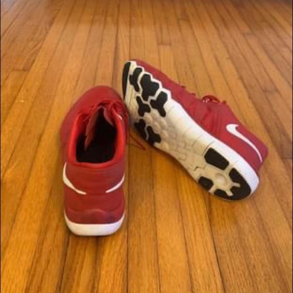 Men’s Nike sneakers!